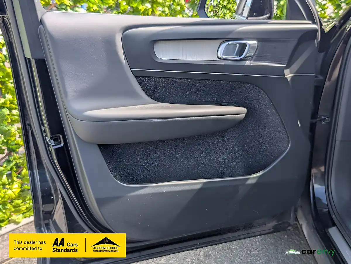 Used 2018 Volvo XC40 Inscription Onyx Black - Interior and Exterior details 17