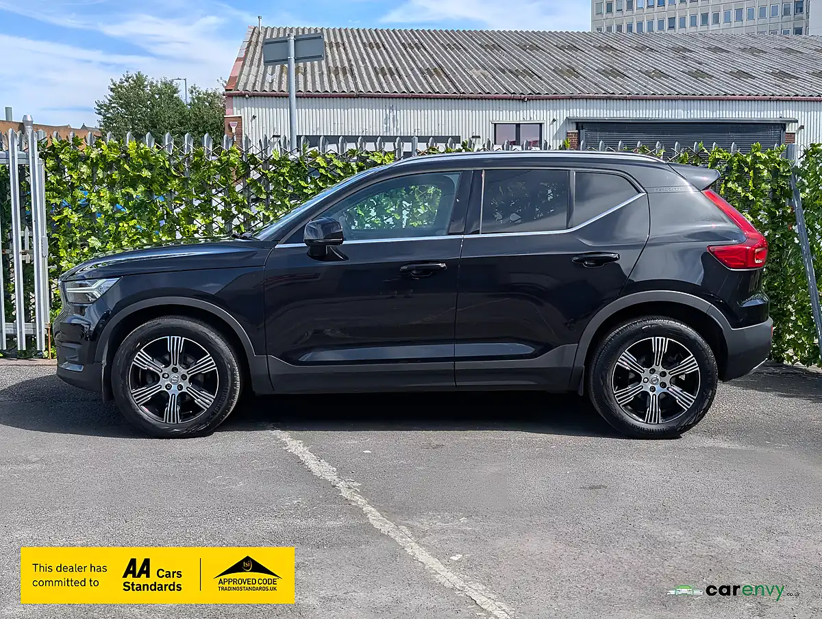 Used 2018 Volvo XC40 Inscription Onyx Black - Interior and Exterior details 7