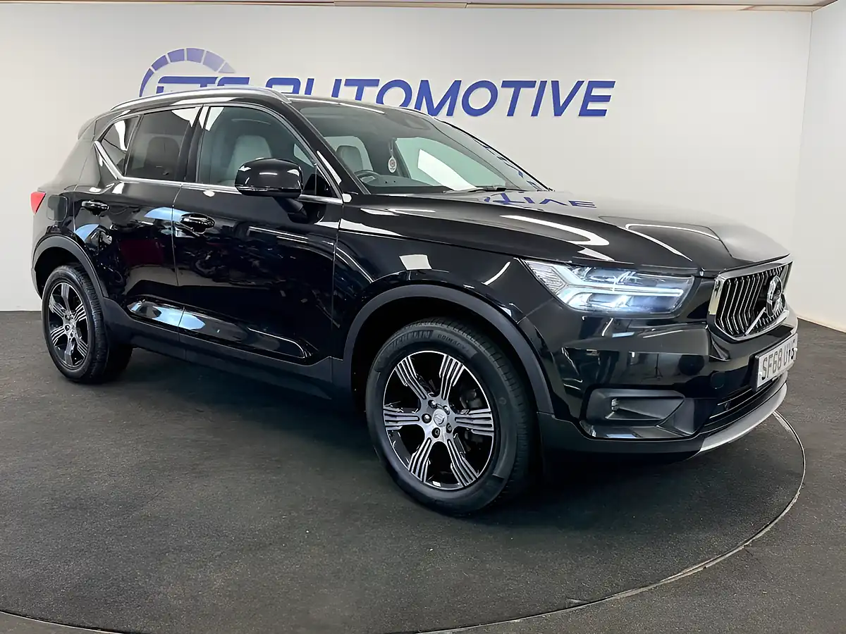 Used 2018 Volvo XC40 Inscription Onyx Black - Interior and Exterior details 15