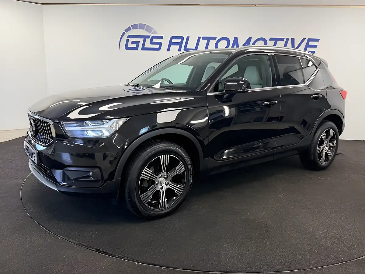Used 2018 Volvo XC40 Inscription Onyx Black - Interior and Exterior details 16