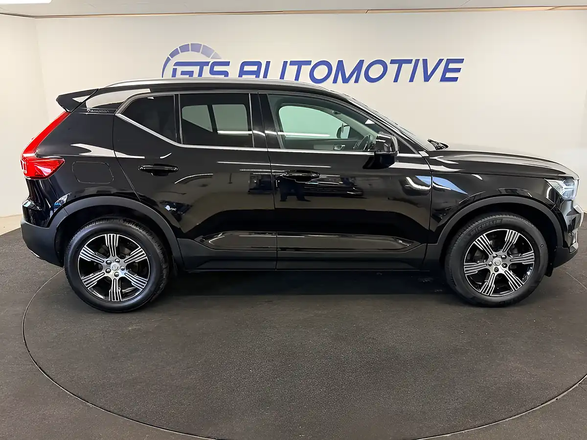Used 2018 Volvo XC40 Inscription Onyx Black - Interior and Exterior details 6