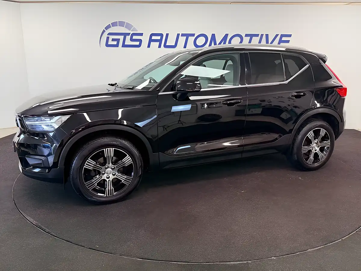 Used 2018 Volvo XC40 Inscription Onyx Black - Interior and Exterior details 9