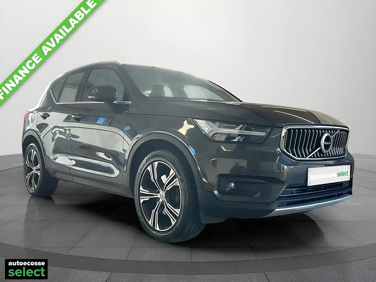 Used 2018 Volvo XC40 Inscription Pro Grey - Front View