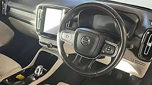 Used 2018 Volvo XC40 Inscription Pro Grey - Interior and Exterior details 15