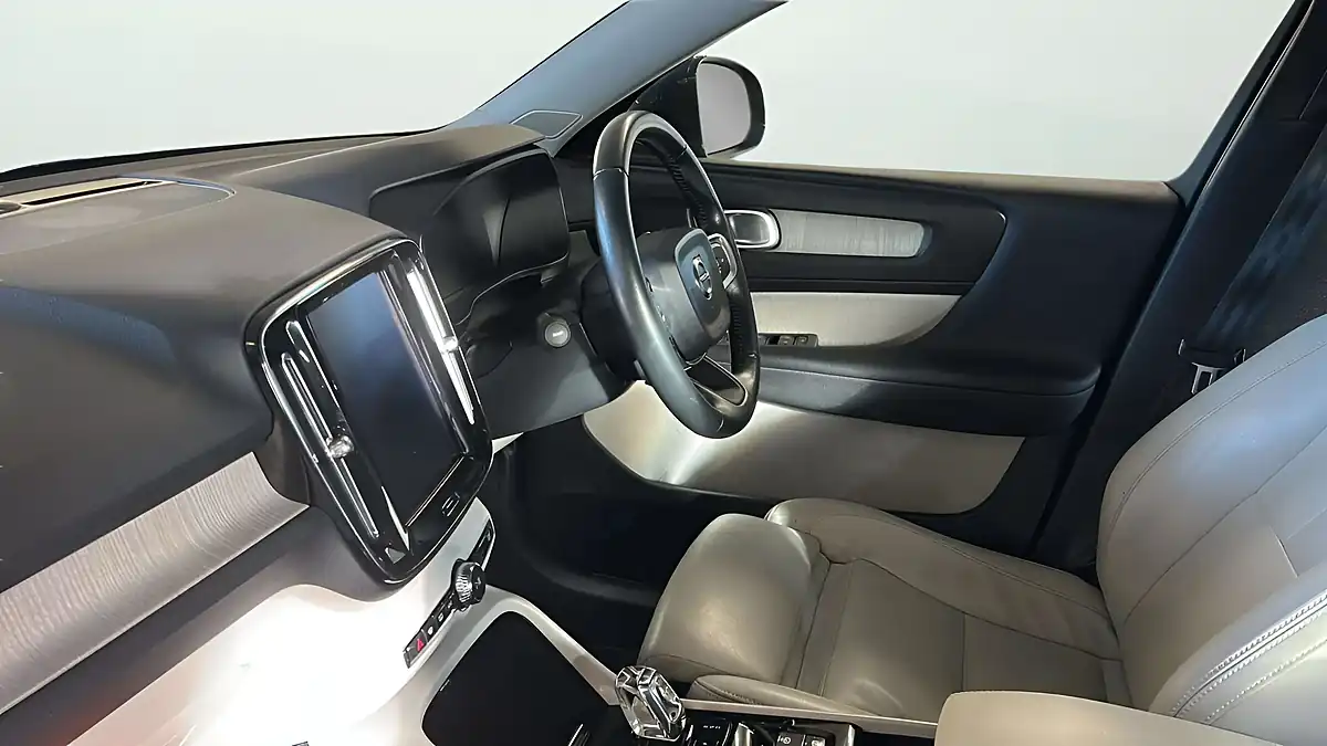 Used 2018 Volvo XC40 Inscription Pro Grey - Interior and Exterior details 17
