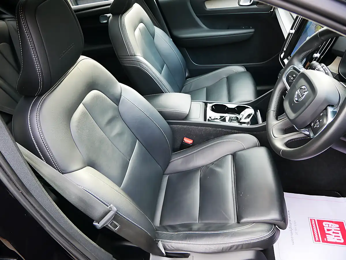 Used 2018 Volvo XC40 Inscription Pro Onyx Black - Interior and Exterior details 11