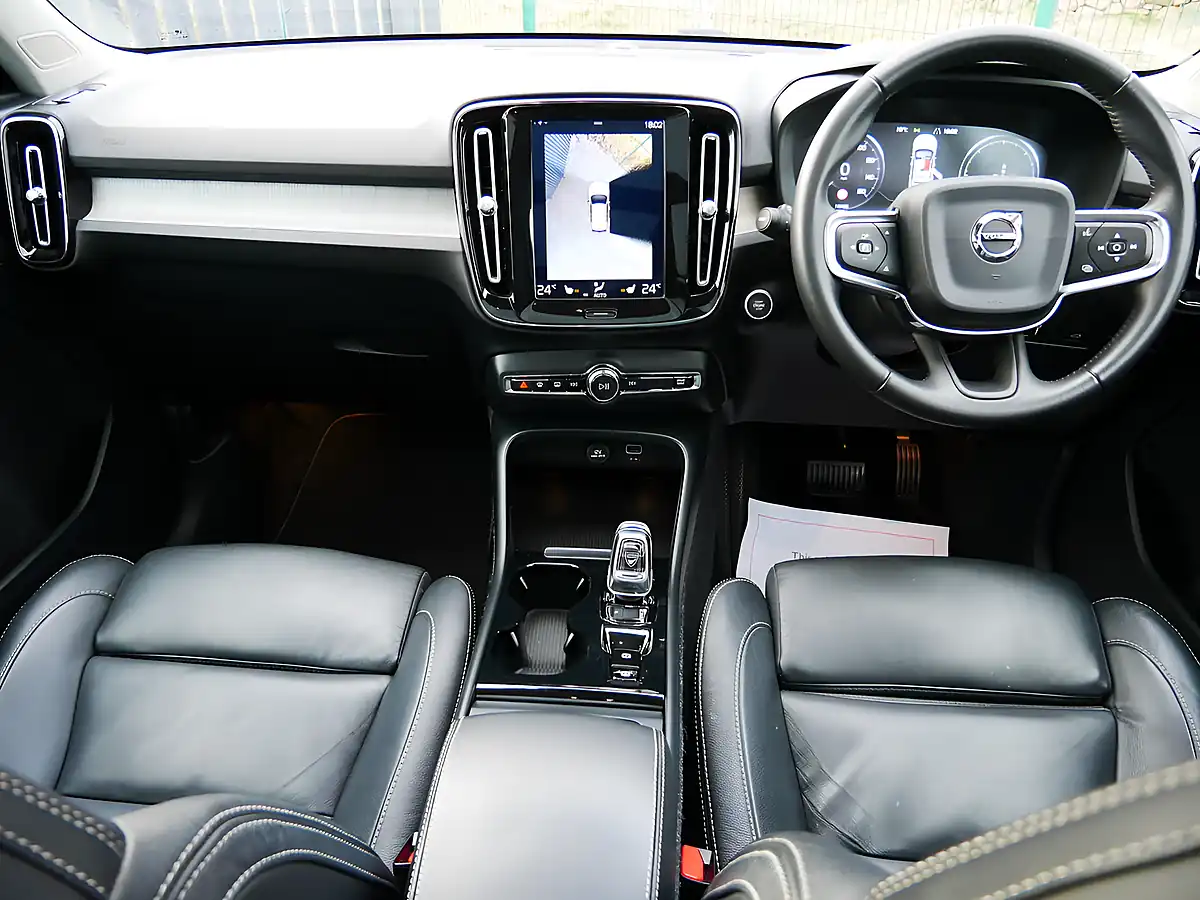 Used 2018 Volvo XC40 Inscription Pro Onyx Black - Interior and Exterior details 14