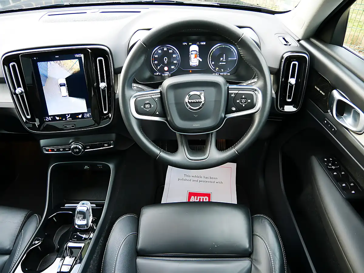 Used 2018 Volvo XC40 Inscription Pro Onyx Black - Interior and Exterior details 15