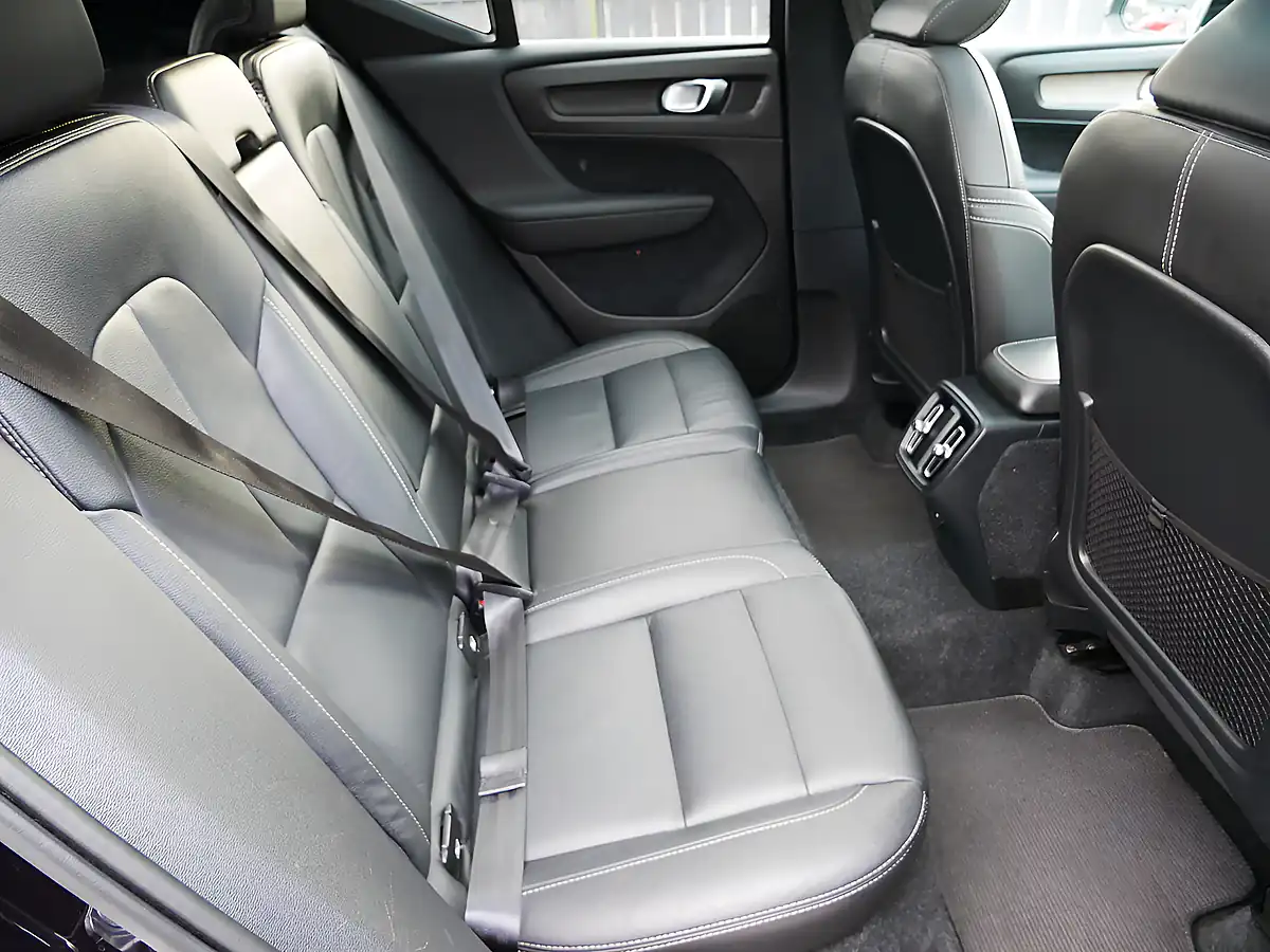 Used 2018 Volvo XC40 Inscription Pro Onyx Black - Interior and Exterior details 19