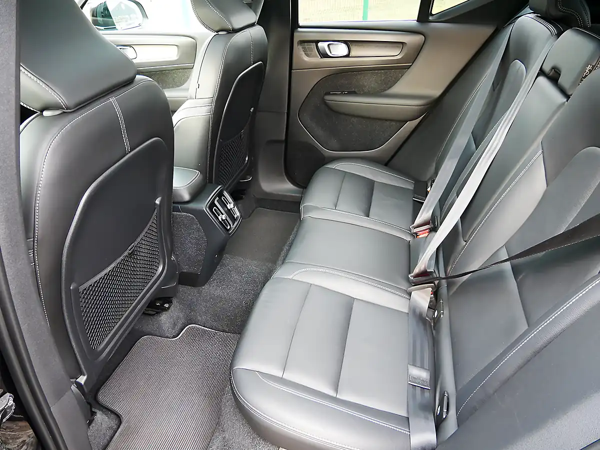 Used 2018 Volvo XC40 Inscription Pro Onyx Black - Interior and Exterior details 20