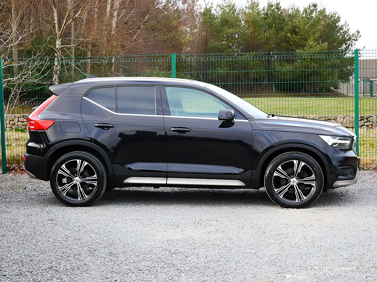 Used 2018 Volvo XC40 Inscription Pro Onyx Black - Interior and Exterior details 5