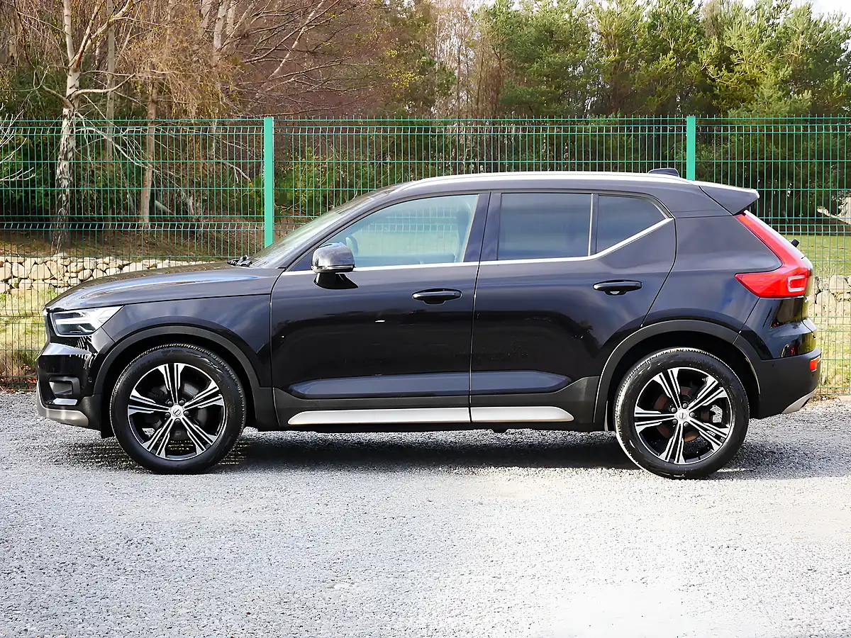 Used 2018 Volvo XC40 Inscription Pro Onyx Black - Interior and Exterior details 6