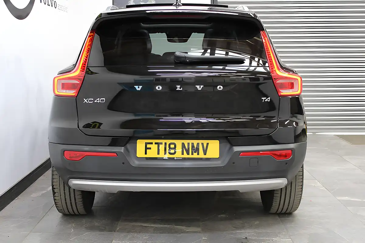Used 2018 Volvo XC40 Momentum Black - Interior and Exterior details 10