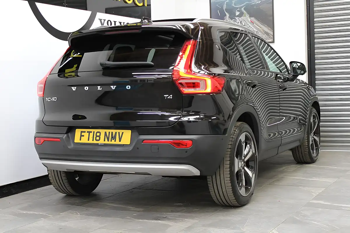 Used 2018 Volvo XC40 Momentum Black - Interior and Exterior details 11