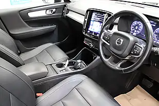 Used 2018 Volvo XC40 Momentum Black - Interior and Exterior details 12