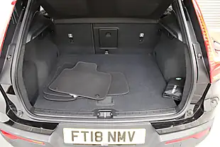Used 2018 Volvo XC40 Momentum Black - Interior and Exterior details 18
