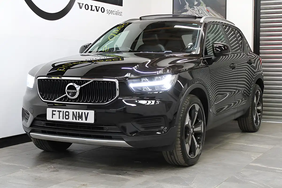 Used 2018 Volvo XC40 Momentum Black - Interior and Exterior details 5