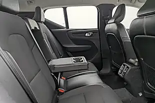 Used 2018 Volvo XC40 Momentum Black - Interior and Exterior details 12