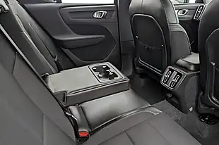 Used 2018 Volvo XC40 Momentum Black - Interior and Exterior details 13