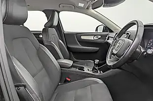 Used 2018 Volvo XC40 Momentum Black - Interior and Exterior details 2
