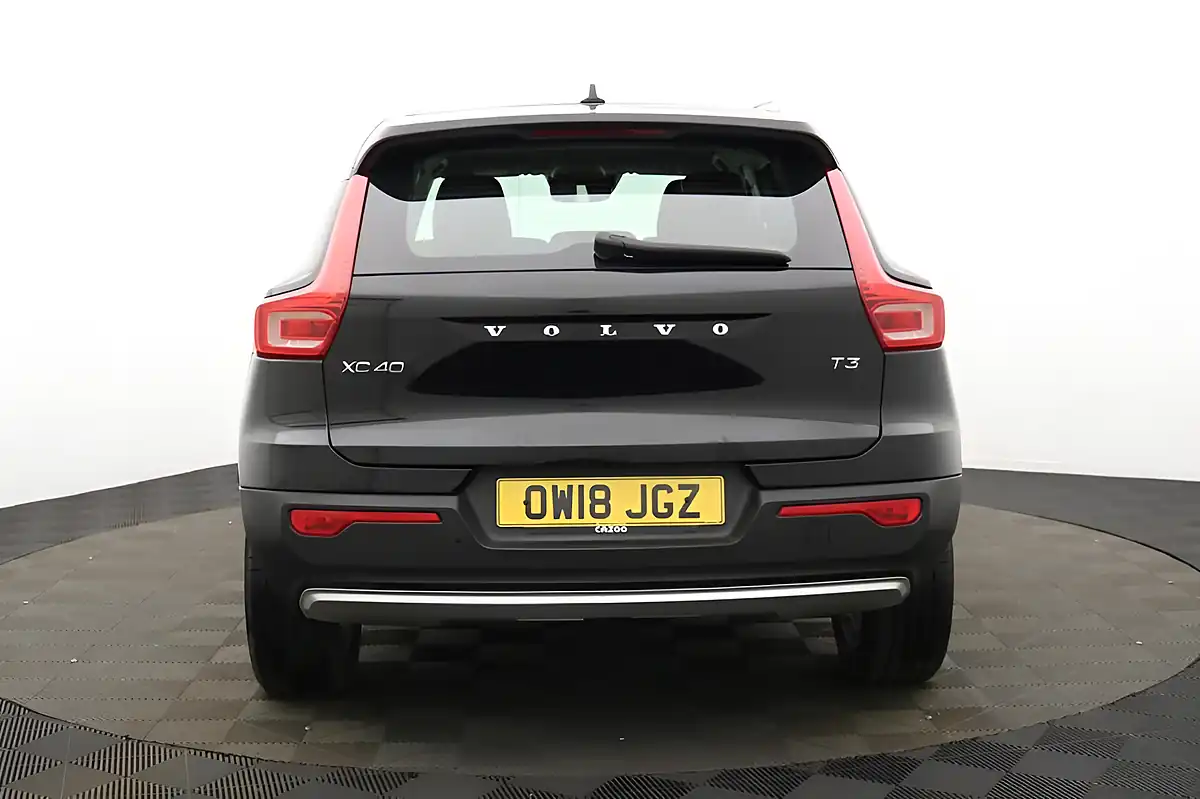 Used 2018 Volvo XC40 Momentum Black - Interior and Exterior details 4
