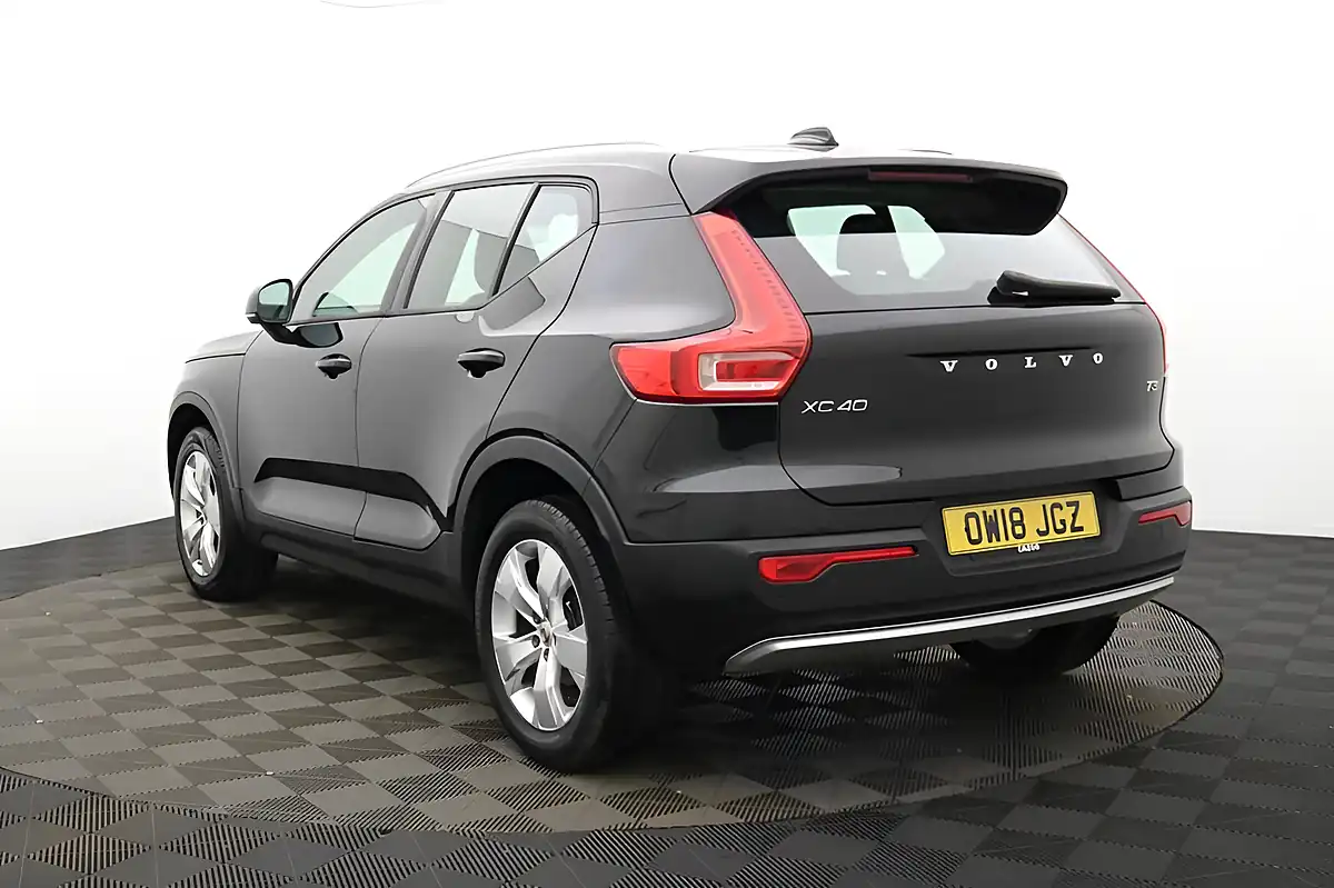 Used 2018 Volvo XC40 Momentum Black - Interior and Exterior details 5