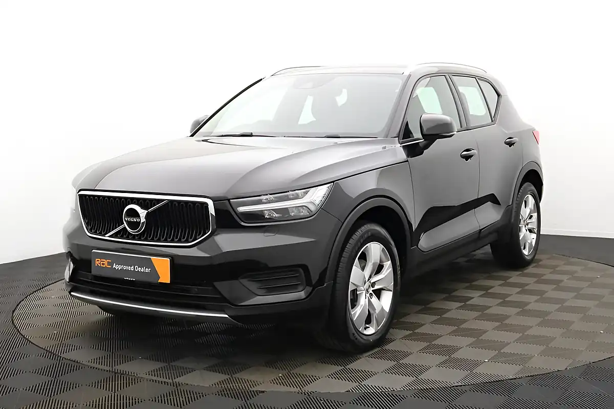 Used 2018 Volvo XC40 Momentum Black - Interior and Exterior details 7