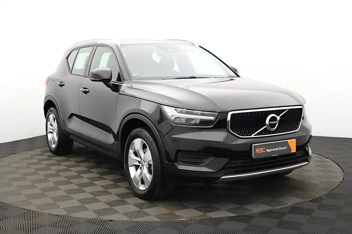 Used 2018 Volvo XC40 Momentum Black - Interior and Exterior details 9