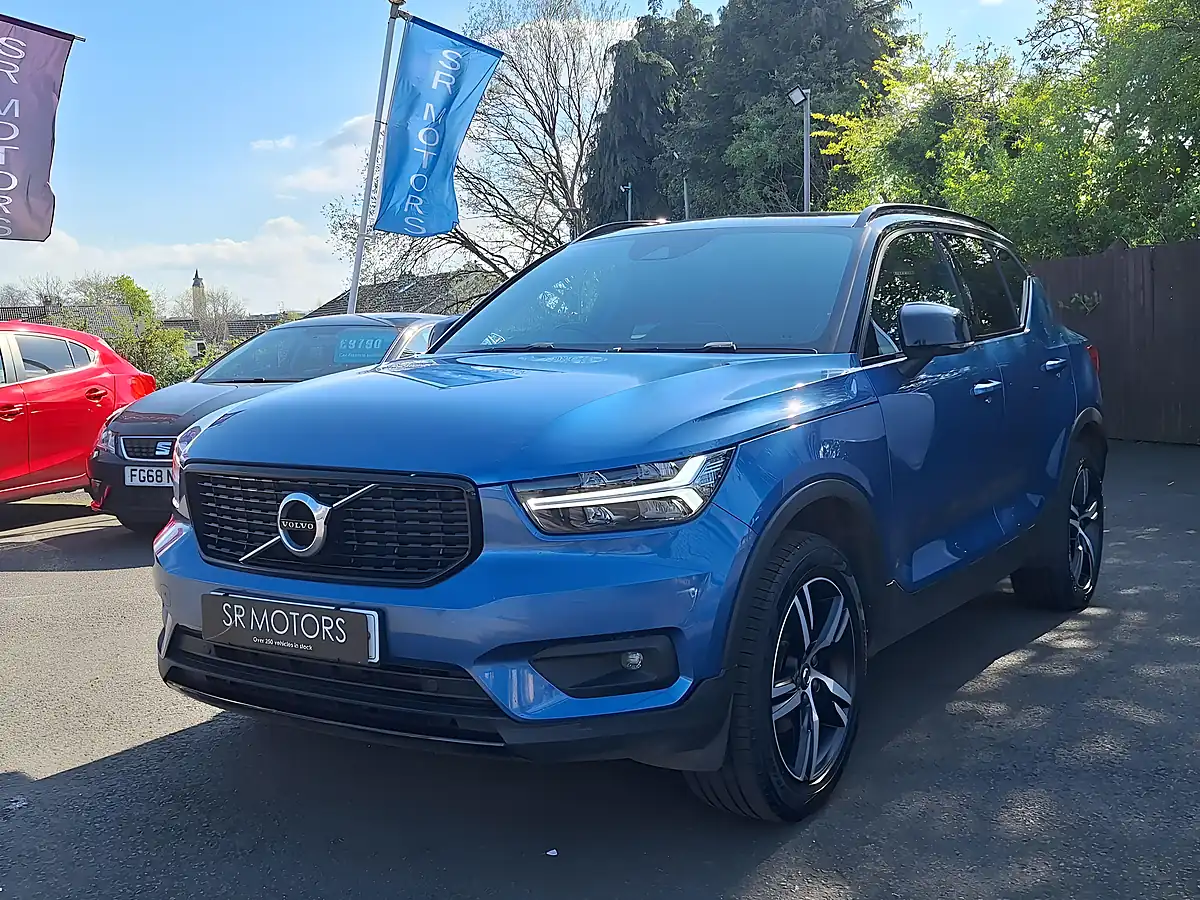 Used 2018 Volvo XC40 R-Design Blue - Interior and Exterior details 3
