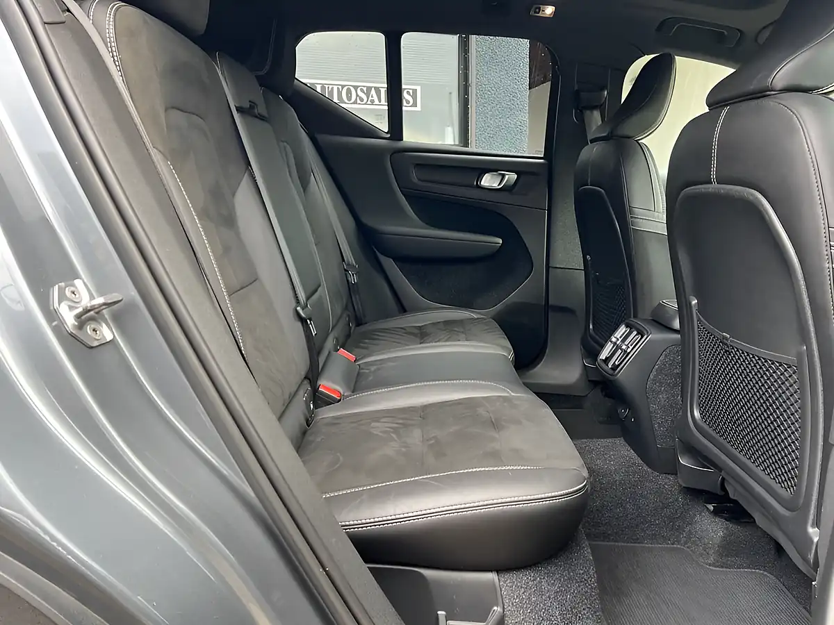 Used 2018 Volvo XC40 R-Design Grey - Interior and Exterior details 12