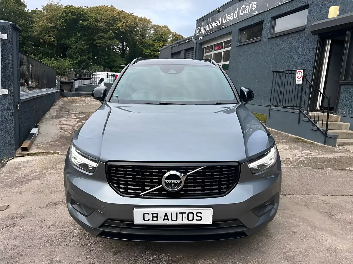 Used 2018 Volvo XC40 R-Design Grey - Interior and Exterior details 2