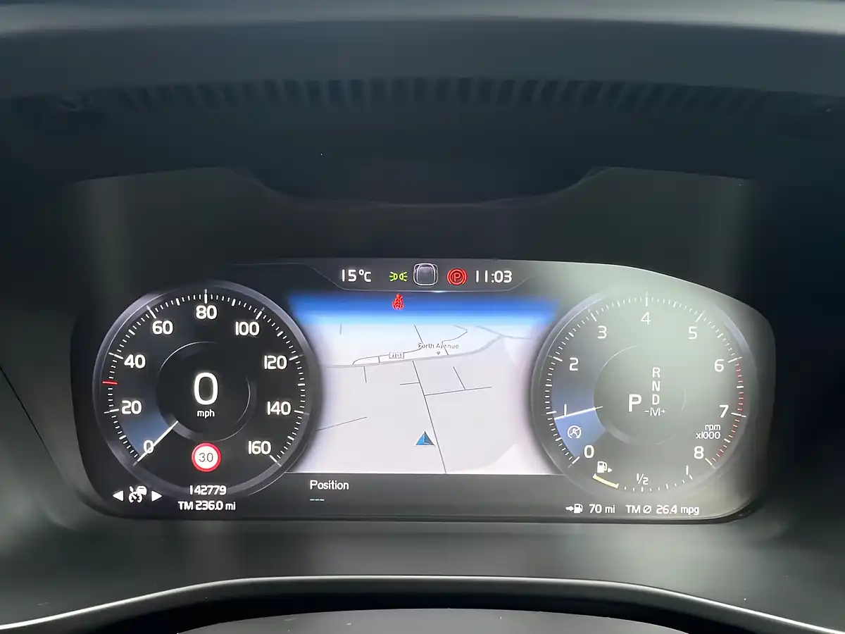 Used 2018 Volvo XC40 R-Design Grey - Interior and Exterior details 20