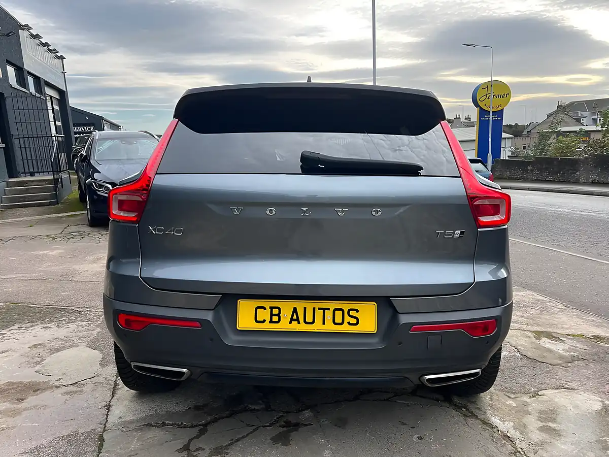 Used 2018 Volvo XC40 R-Design Grey - Interior and Exterior details 5