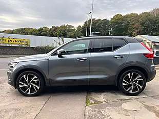 Used 2018 Volvo XC40 R-Design Grey - Interior and Exterior details 7