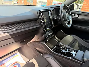 Used 2018 Volvo XC40 R-Design White - Interior and Exterior details 10