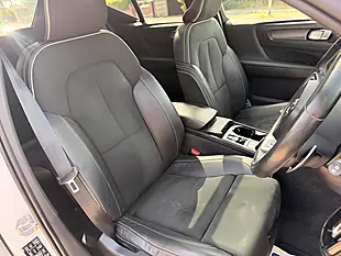 Used 2018 Volvo XC40 R-Design White - Interior and Exterior details 17