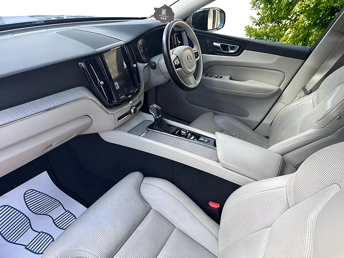 Used 2018 Volvo XC60 Inscription Blue - Interior and Exterior details 12