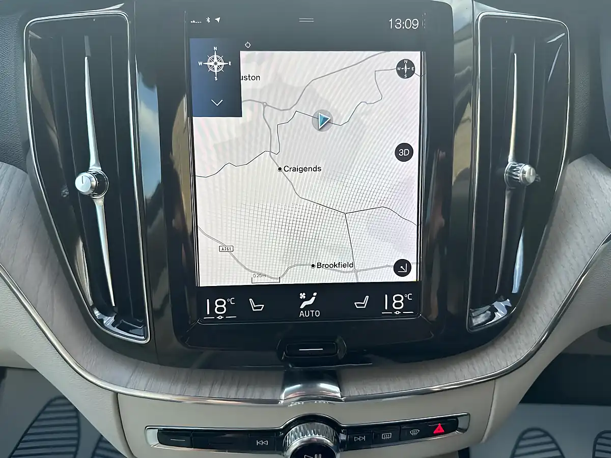 Used 2018 Volvo XC60 Inscription Blue - Interior and Exterior details 15