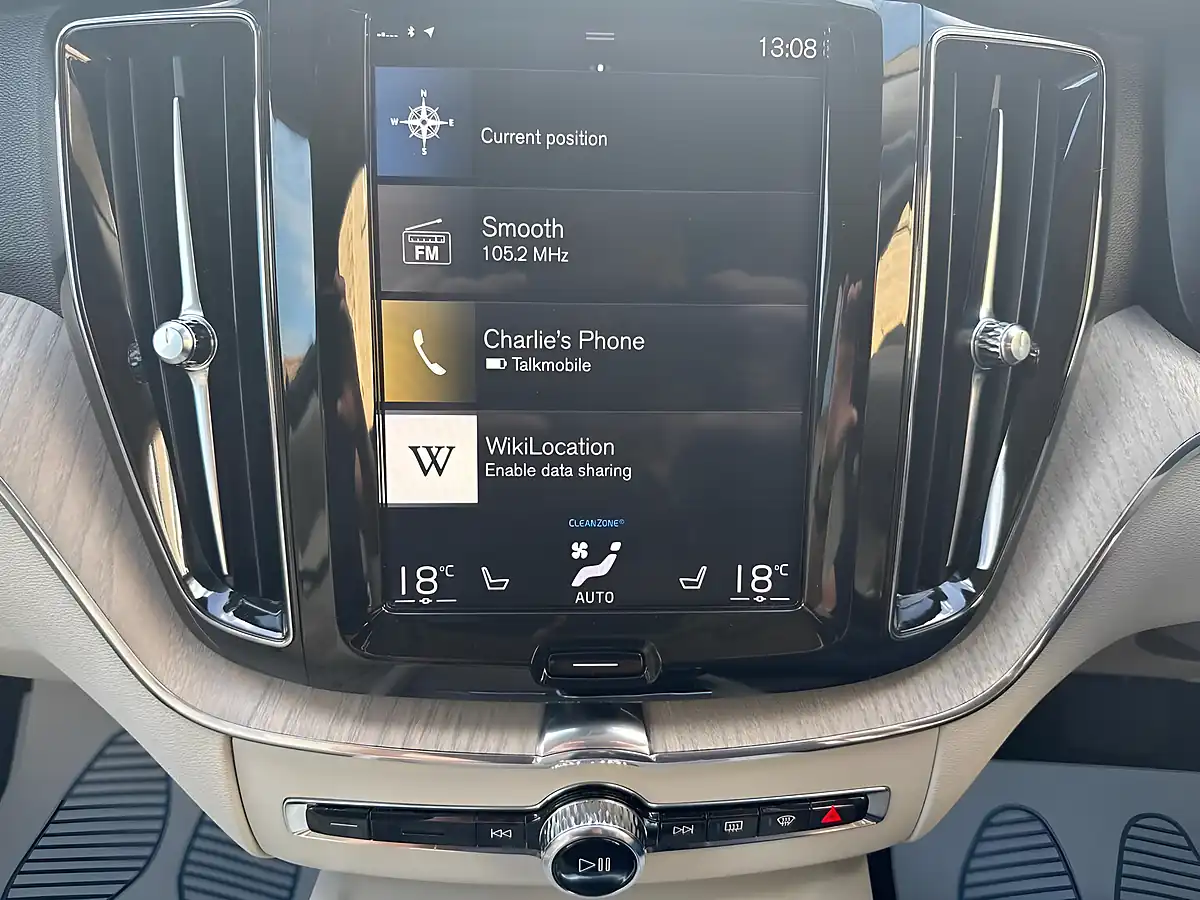 Used 2018 Volvo XC60 Inscription Blue - Interior and Exterior details 16