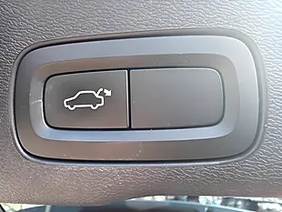 Used 2018 Volvo XC60 Inscription Blue - Interior and Exterior details 20