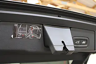 Used 2018 Volvo XC60 Inscription Grey - Interior and Exterior details 11