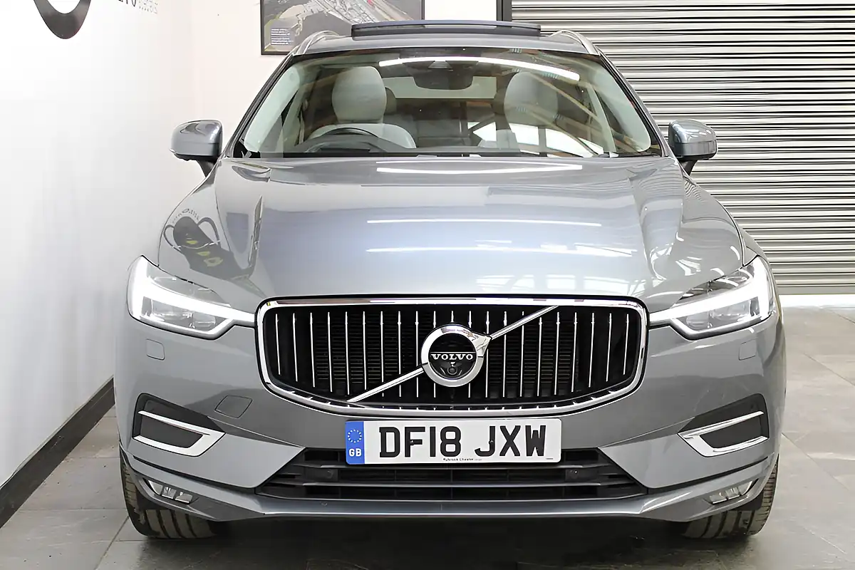 Used 2018 Volvo XC60 Inscription Grey - Interior and Exterior details 14