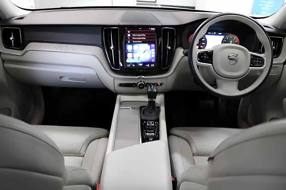 Used 2018 Volvo XC60 Inscription Grey - Interior and Exterior details 17