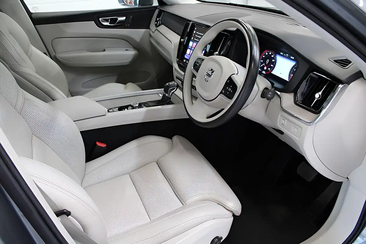 Used 2018 Volvo XC60 Inscription Grey - Interior and Exterior details 19