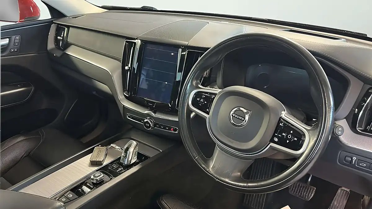 Used 2018 Volvo XC60 Inscription Pro Fusion Red - Interior and Exterior details 14