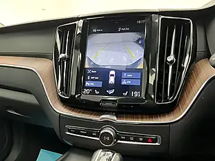 Used 2018 Volvo XC60 Inscription Pro Pine Grey - Interior and Exterior details 10