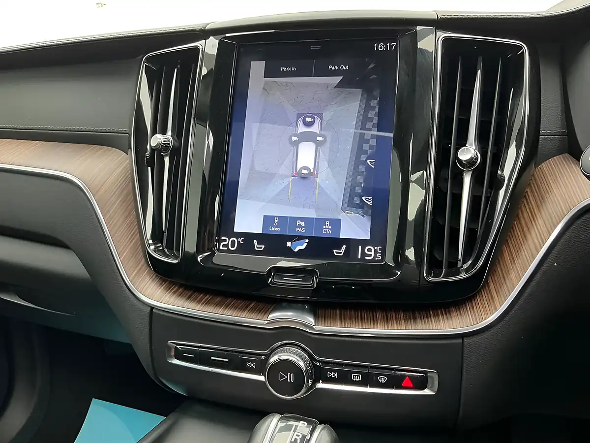 Used 2018 Volvo XC60 Inscription Pro Pine Grey - Interior and Exterior details 15