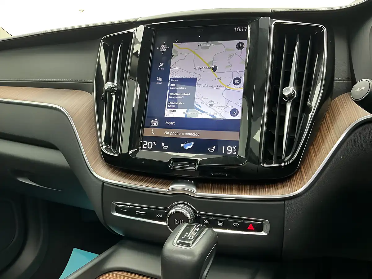 Used 2018 Volvo XC60 Inscription Pro Pine Grey - Interior and Exterior details 20