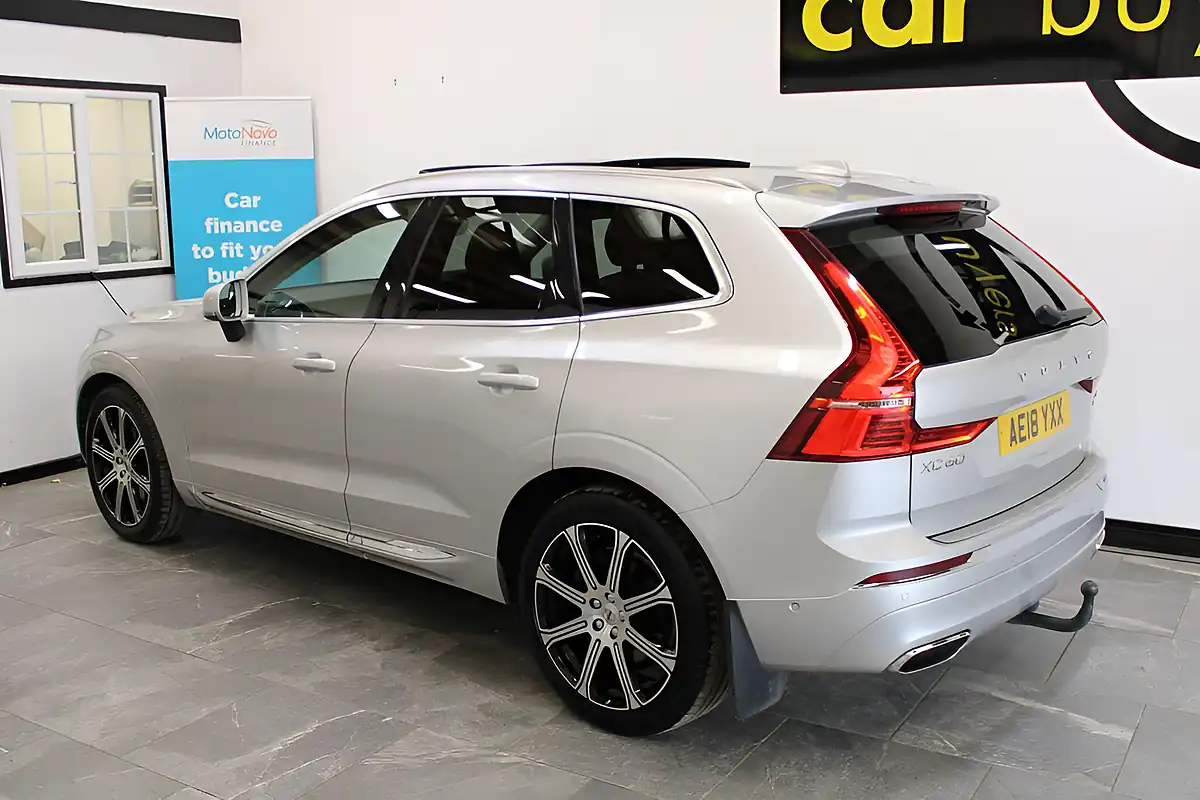 Used 2018 Volvo XC60 Inscription Pro Silver - Interior and Exterior details 11