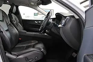 Used 2018 Volvo XC60 Inscription Pro Silver - Interior and Exterior details 18